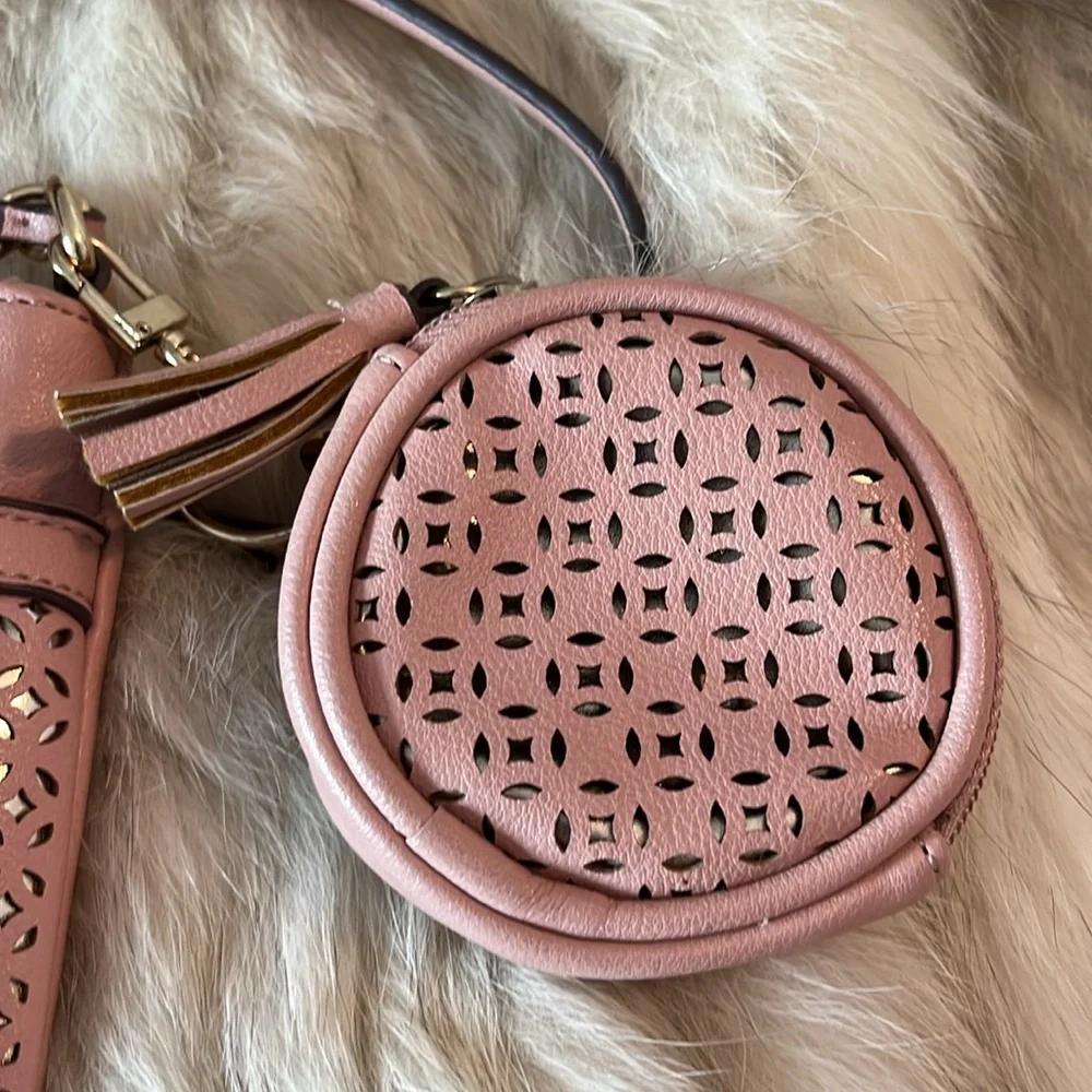 JESSICA SIMPSON Leather Eyelets Crossbody with Coin Purse - Picture 2 of 5